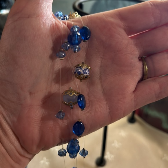 Floating Illusion Blue Floral beaded necklace - Picture 13 of 14